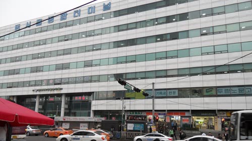 3-Cross-the-street-to--Dongseoul.jpg